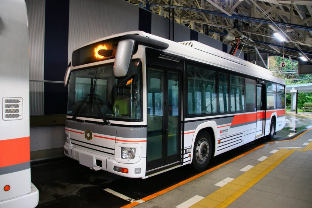 Kanden Tunnel Electric Bus - Japan Navi Journey