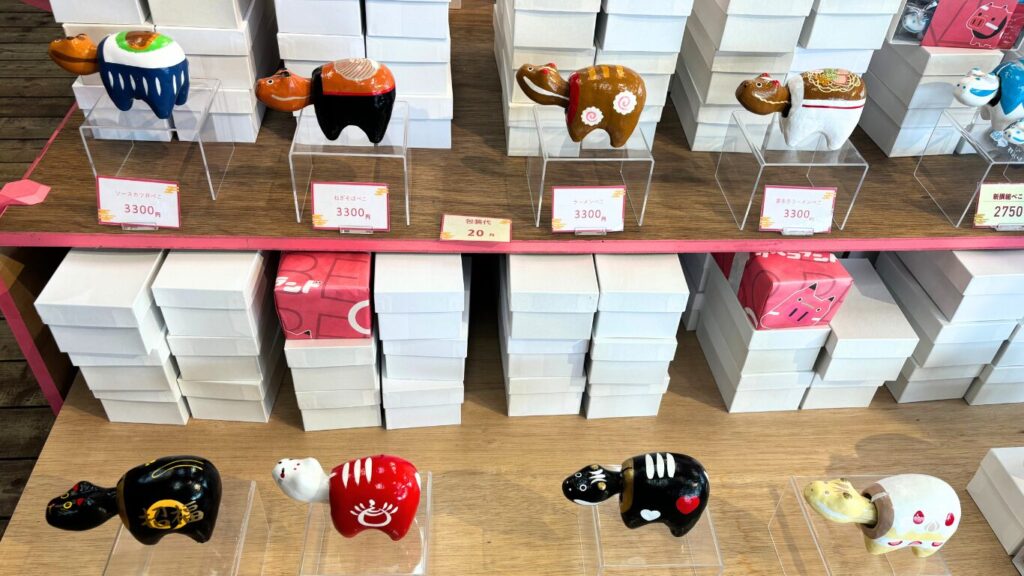 Akabeko souvenirs in Aizu - Japan Navi Journey